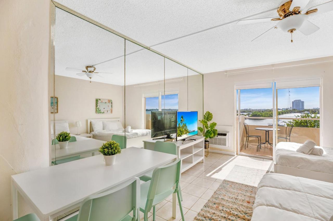 Beachy Studio-Apt In The Center Of Miami マイアミビーチ エクステリア 写真